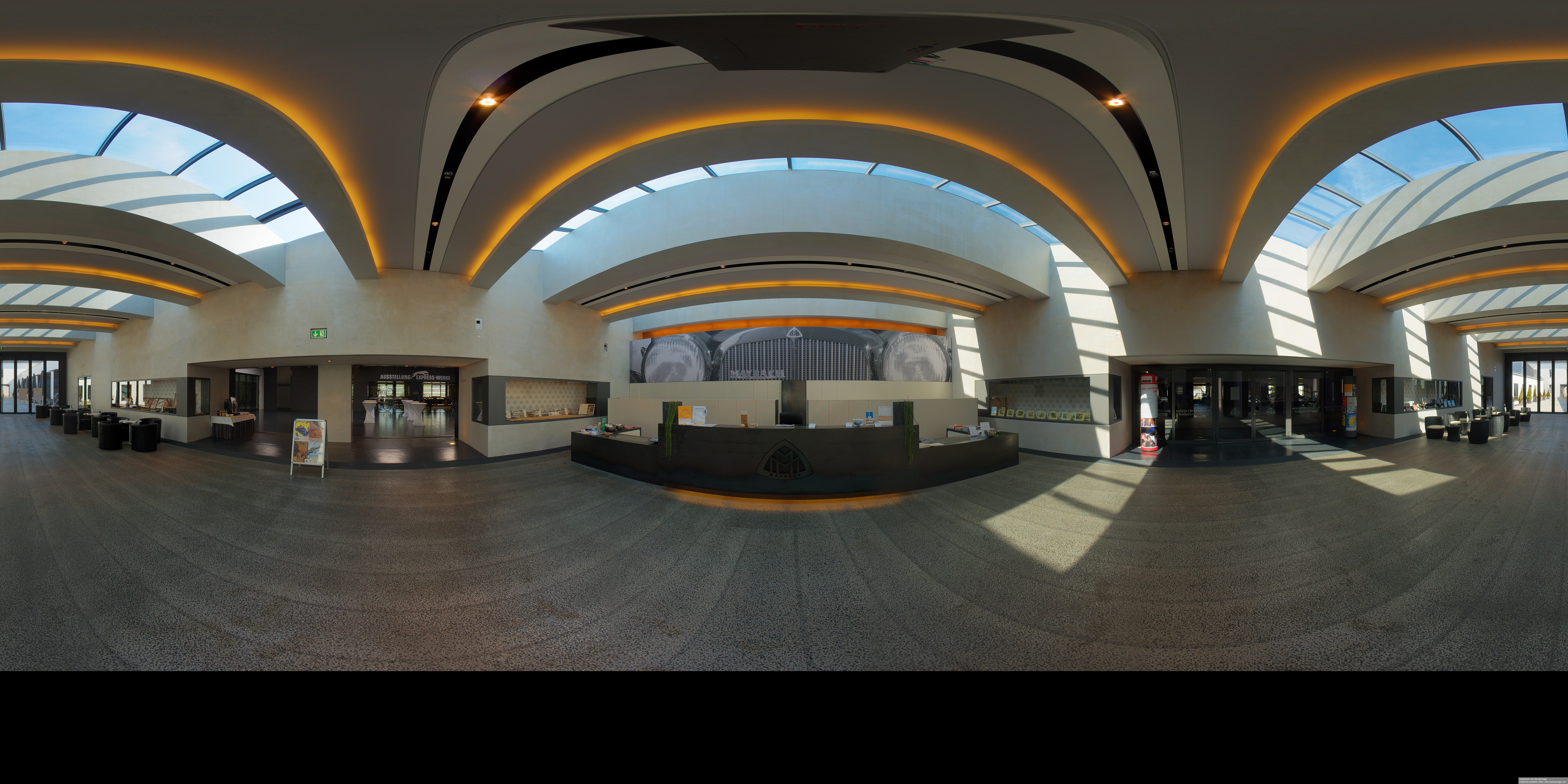 Maybach Museum Eingangshalle